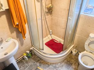 SHOWER ROOM- click for photo gallery